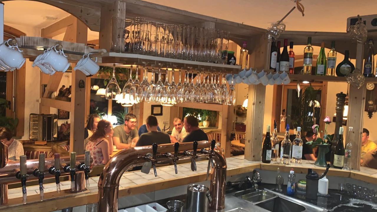 Hotel Alpenhof Markneukirchen Екстериор снимка
