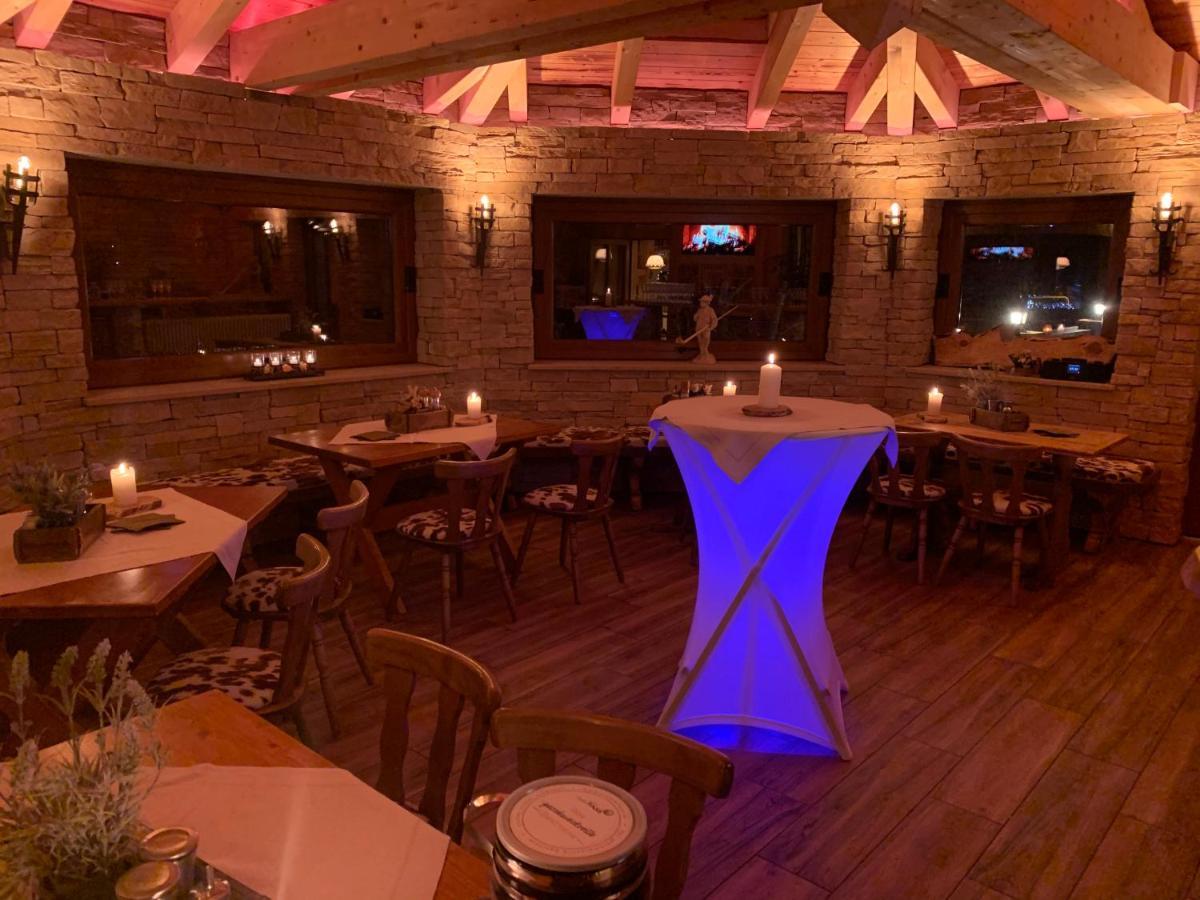 Hotel Alpenhof Markneukirchen Екстериор снимка