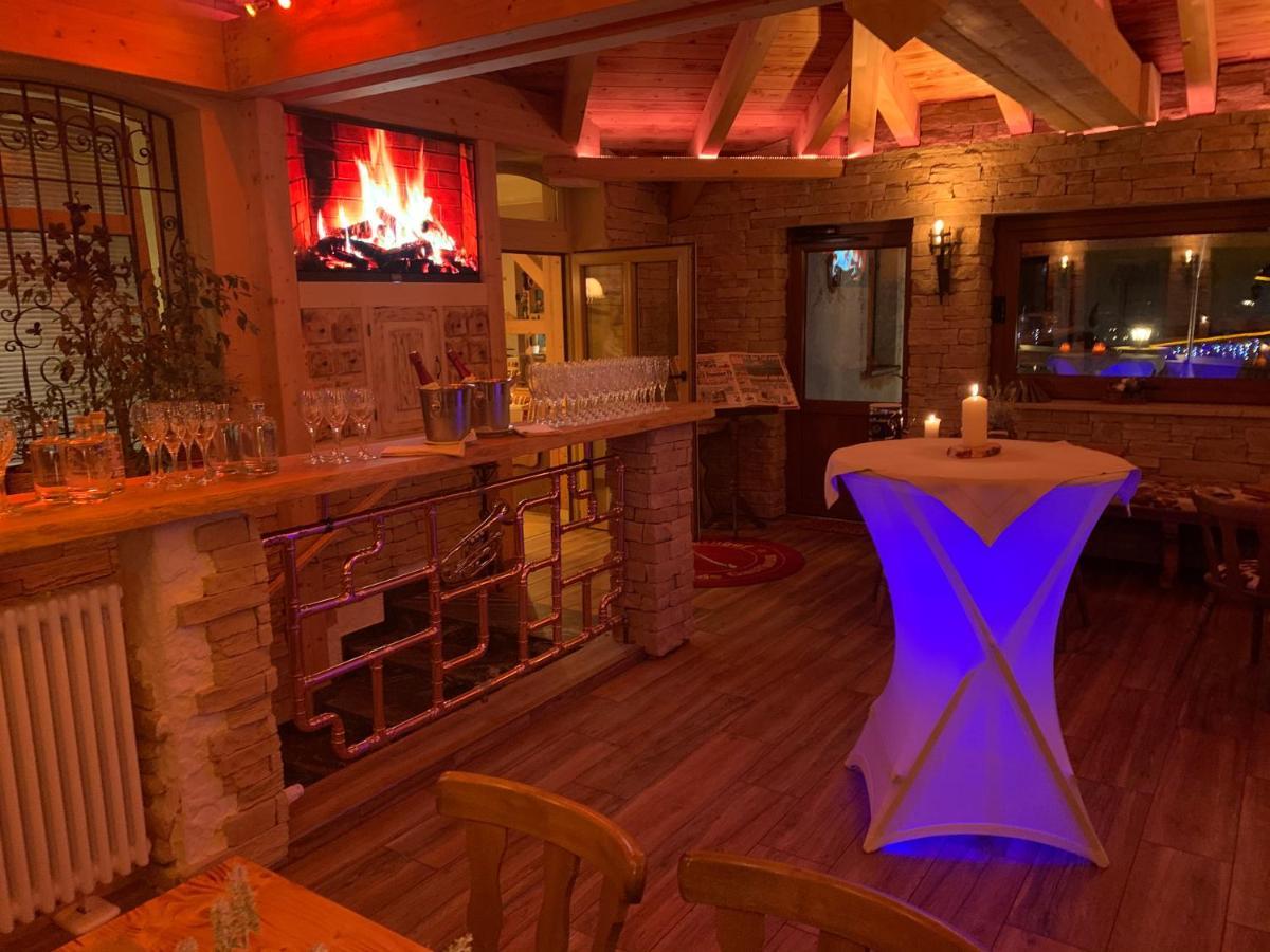Hotel Alpenhof Markneukirchen Екстериор снимка