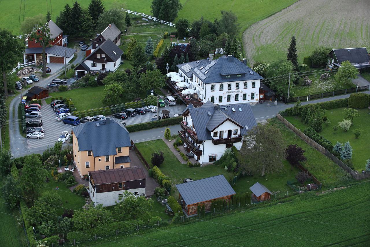 Hotel Alpenhof Markneukirchen Екстериор снимка