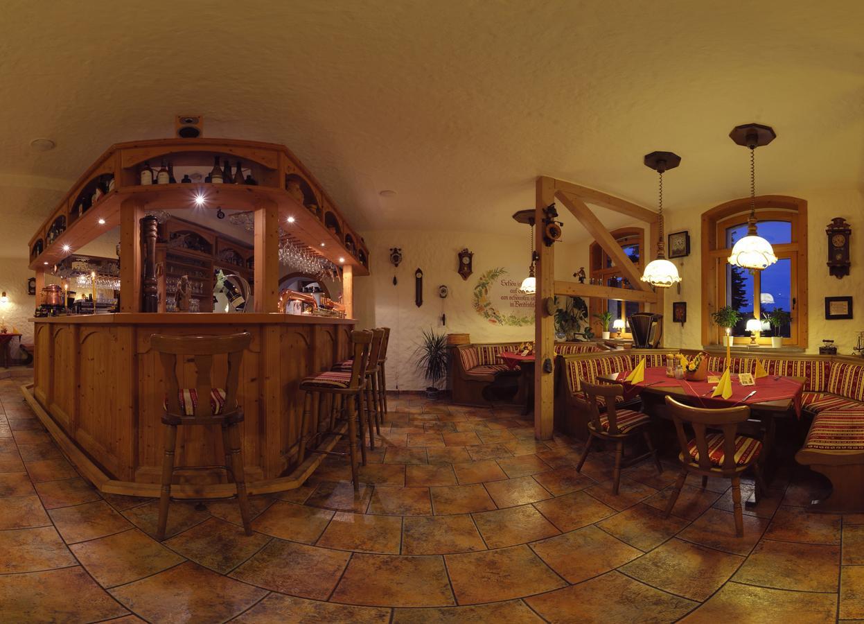 Hotel Alpenhof Markneukirchen Екстериор снимка