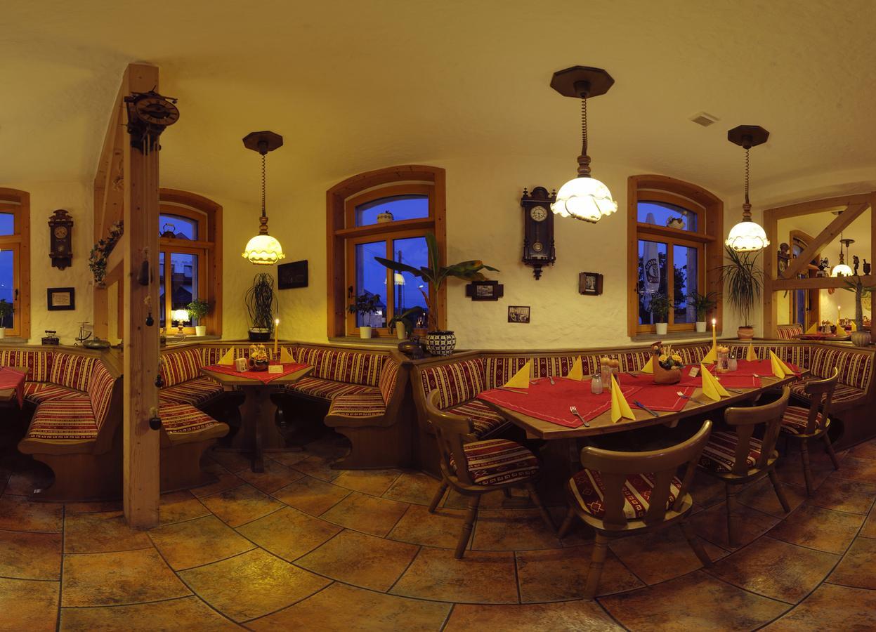 Hotel Alpenhof Markneukirchen Екстериор снимка