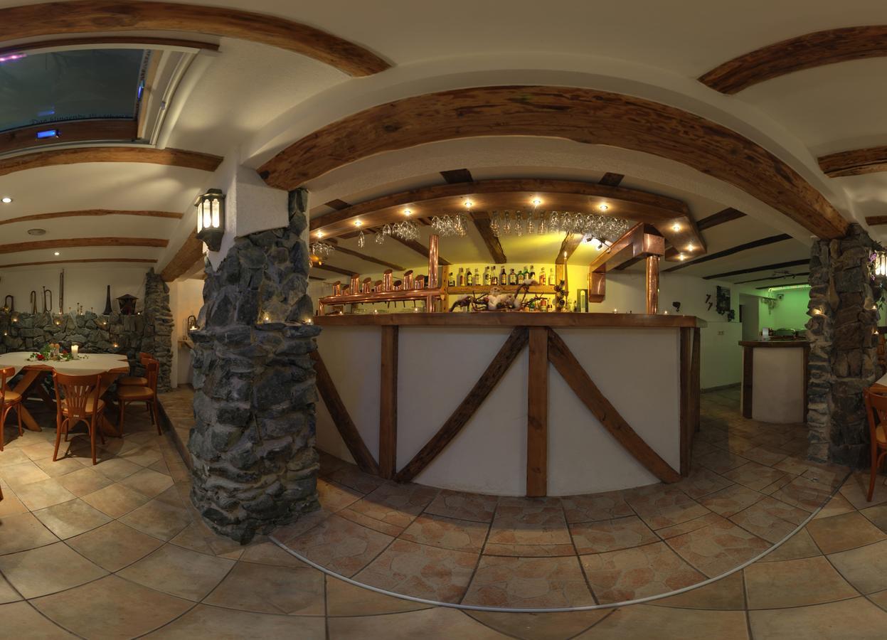 Hotel Alpenhof Markneukirchen Екстериор снимка