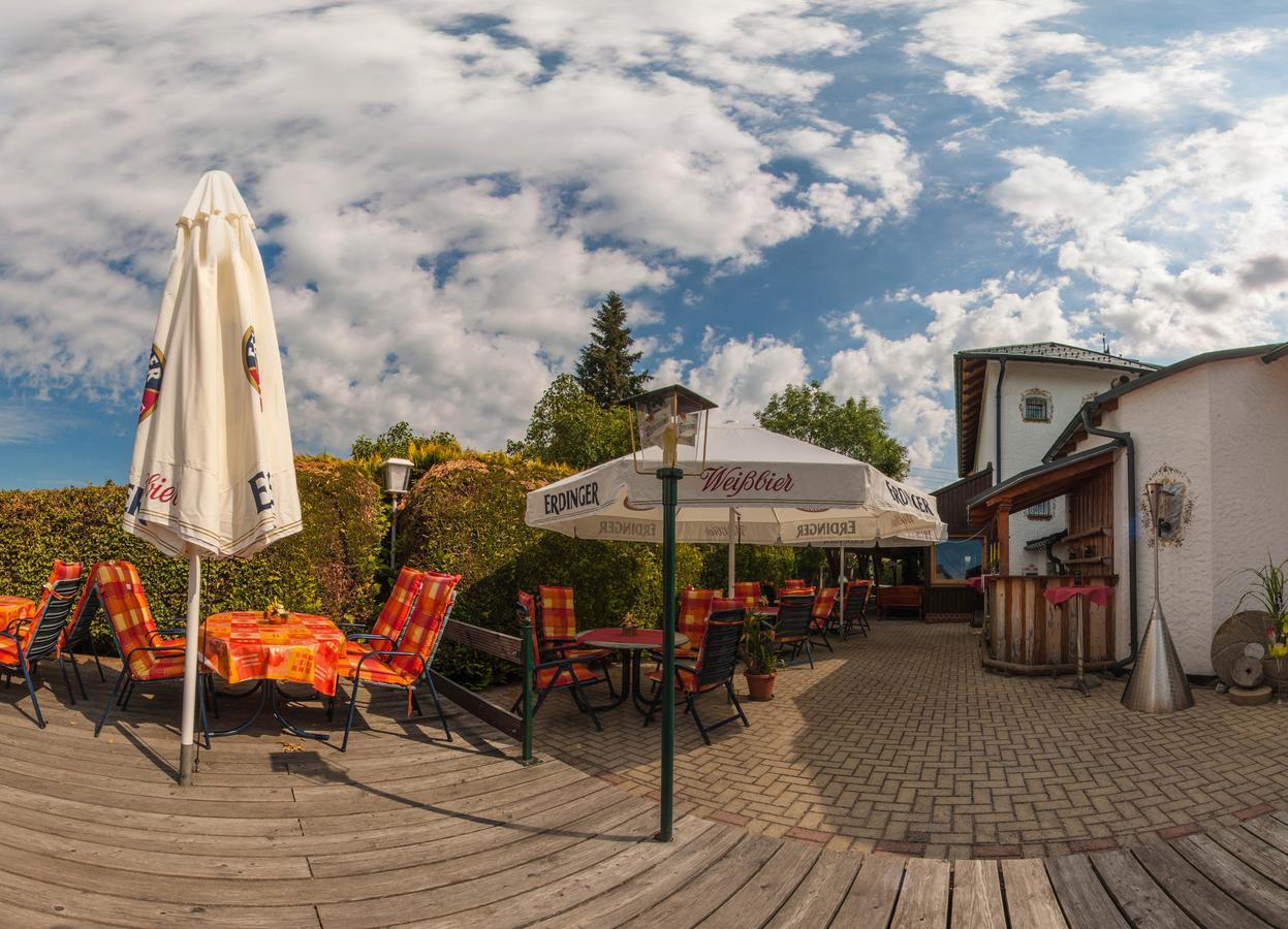 Hotel Alpenhof Markneukirchen Екстериор снимка