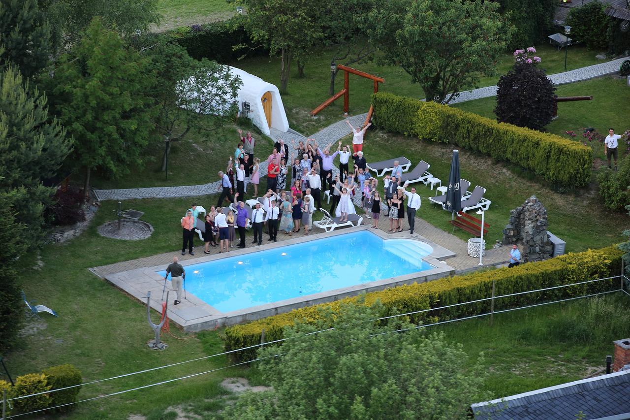 Hotel Alpenhof Markneukirchen Екстериор снимка